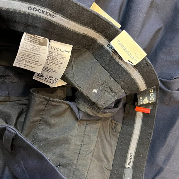 M101 Dockers Men's Navy Straight Fit City Tech Trousers - Size 38 x 30 - NWT$72 - Picture 5 of 5